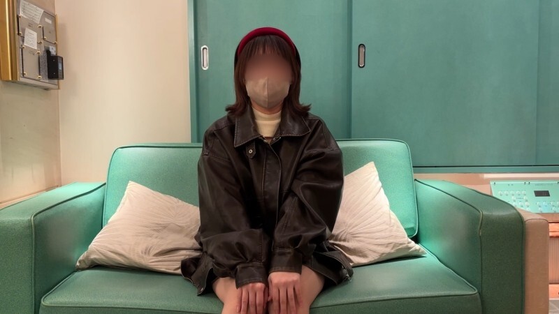 FC2-PPV-4769004 A plain and cute restaurant worker, 21 years old. She is driven to orgasm by irresistible pleasure and becomes addicted to the raw coc